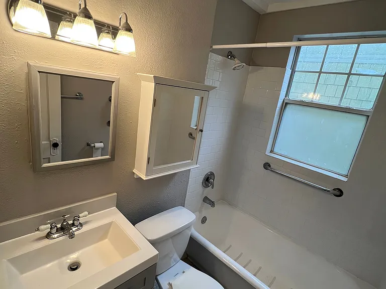 456 13th Ave NE #5 — Photo 10