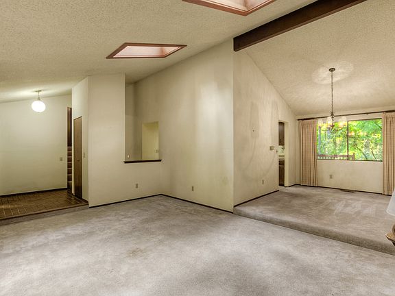 5th image of 504 Cantershire Pl NE