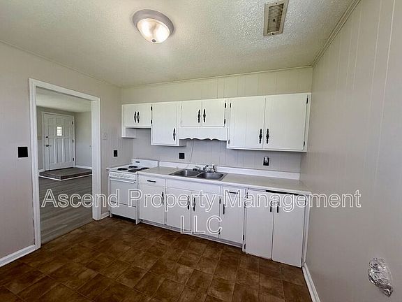 5th image of 582 Withrow Rd Unit 3