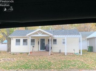 2114 S Sugar Bush Dr, Lakeside Marblehead, OH 43440