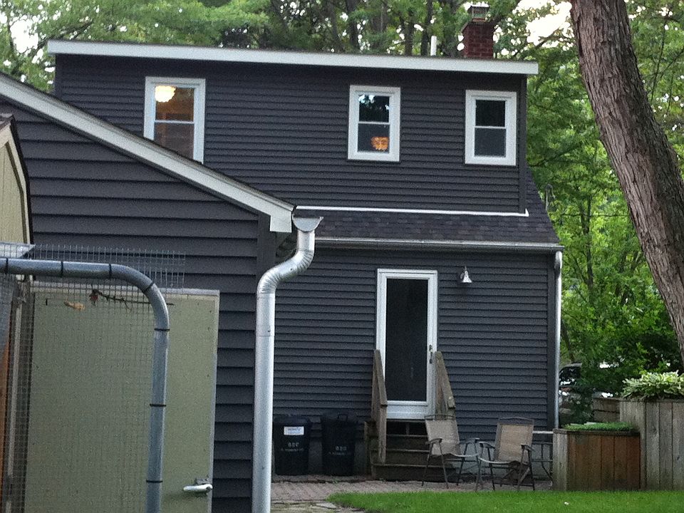 2nd image of 820 N Vermont Ave