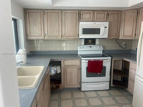 5th image of 15821 SW 102nd Ct