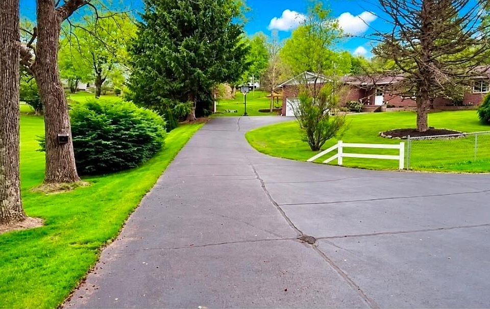 1st image of 128 Cardinal Lane