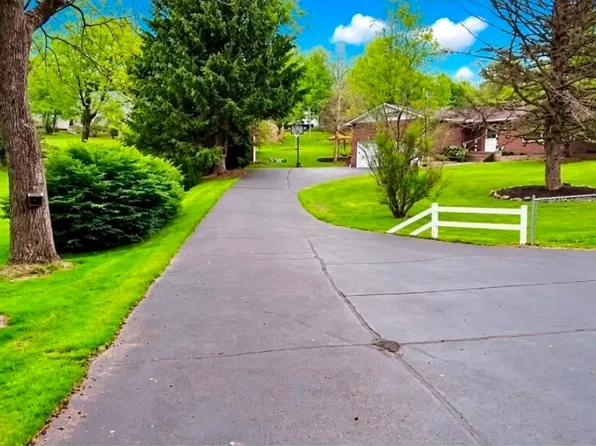 128 Cardinal Lane, Beaver, WV 25813