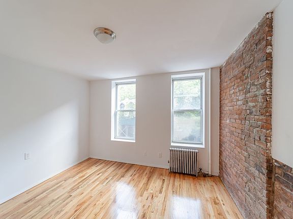 3rd image of 120 E 7th St #4