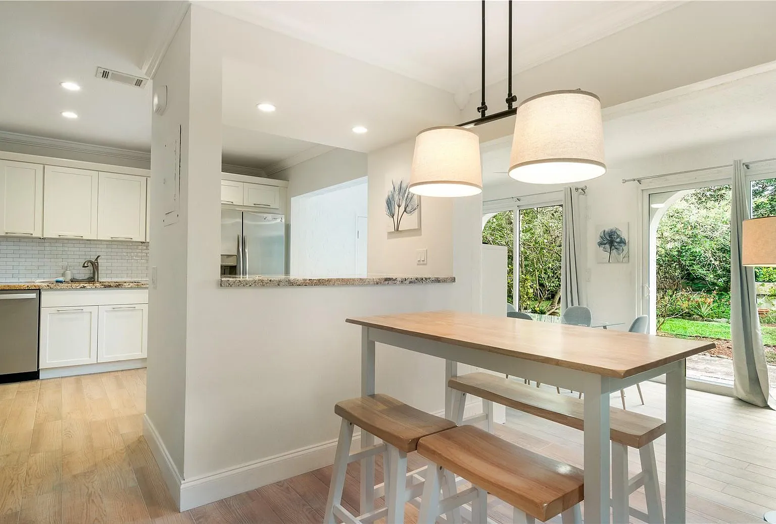 3 bed, 2.5 bath, 1227 sqft, $3,950 — Photo 1