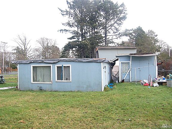 5th image of 809 Dory Ct NE