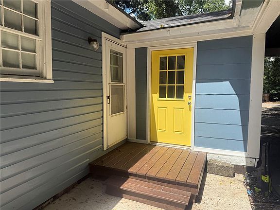 3rd image of 5105 Norton Ln