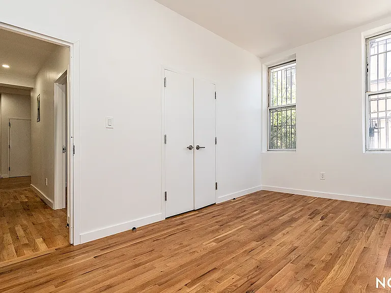 160 Johnson Ave #2E — Photo 11