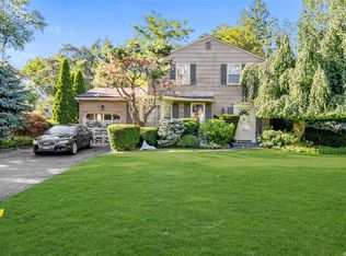 44 Argyle Rd, Albertson, NY 11507