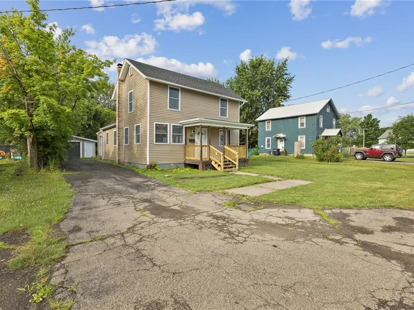 46 Smith St, Brocton, NY 14716