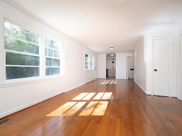705 Ravenel St #C — Photo 4