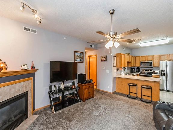 5th image of 560 N Kansas Ave #5