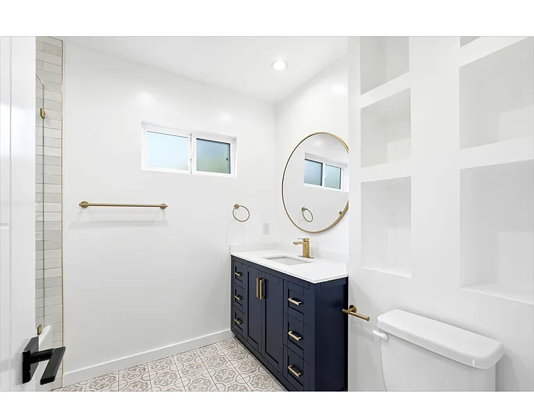 4635 Kraft Ave — Photo 36