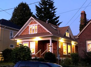 7216 Palatine Ave N, Seattle, WA 98103
