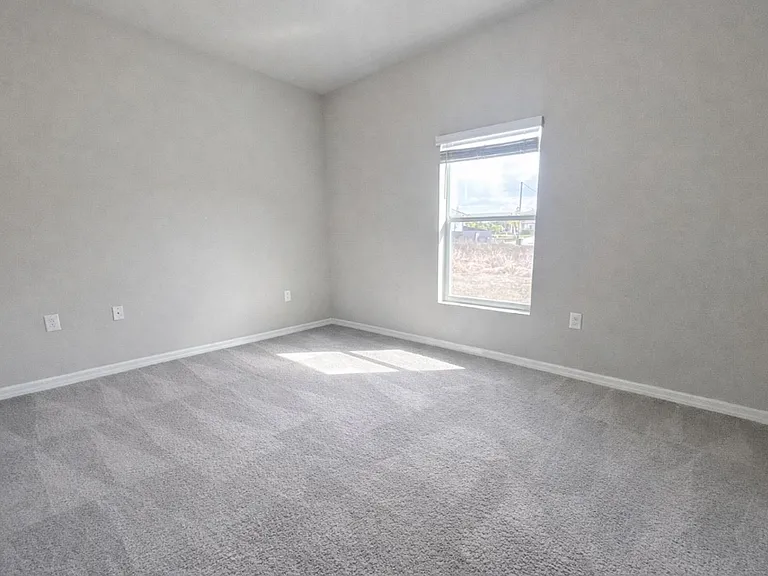 1843 NW 20th Pl — Photo 12