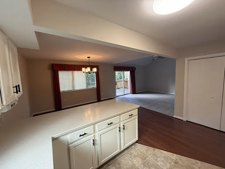 83 Winterberry Ct — Photo 5