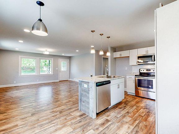 2nd image of 320 Louise Ave