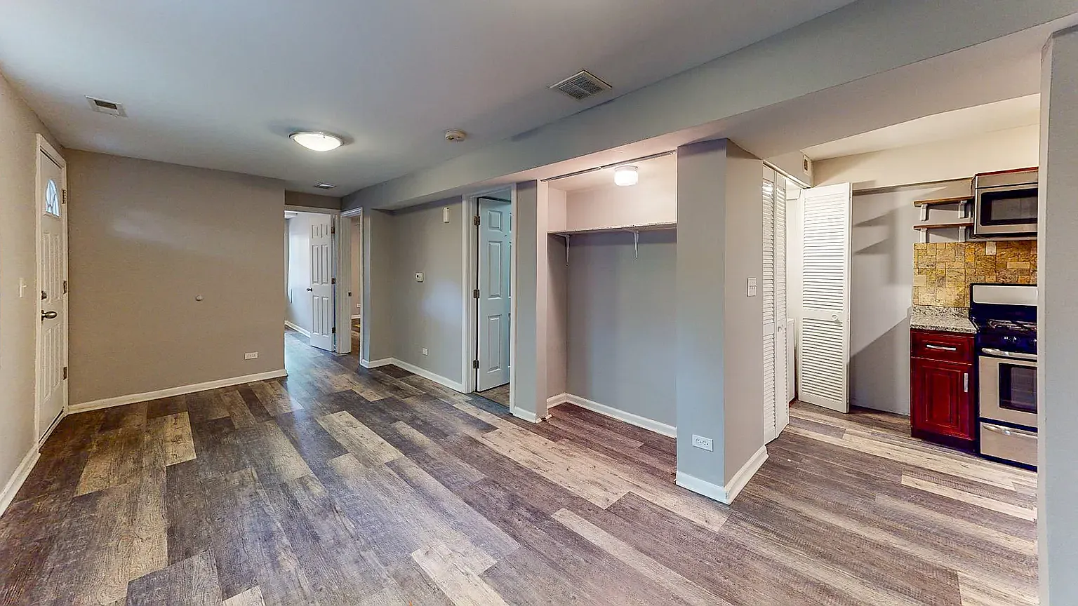 3 bed, 1130 sqft, $2,400 — Photo 3