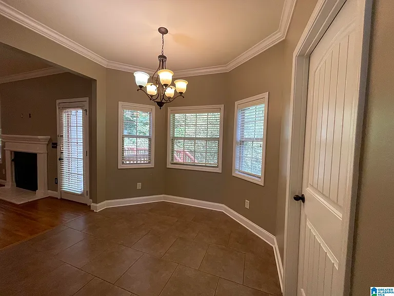 208 Castlehill Dr — Photo 10