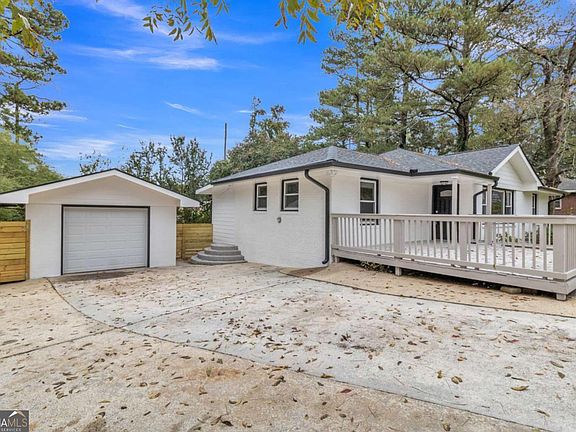 3rd image of 496 Elizabeth Ln SW