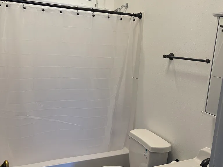 305 1/2 Grand Ave #2 — Photo 7