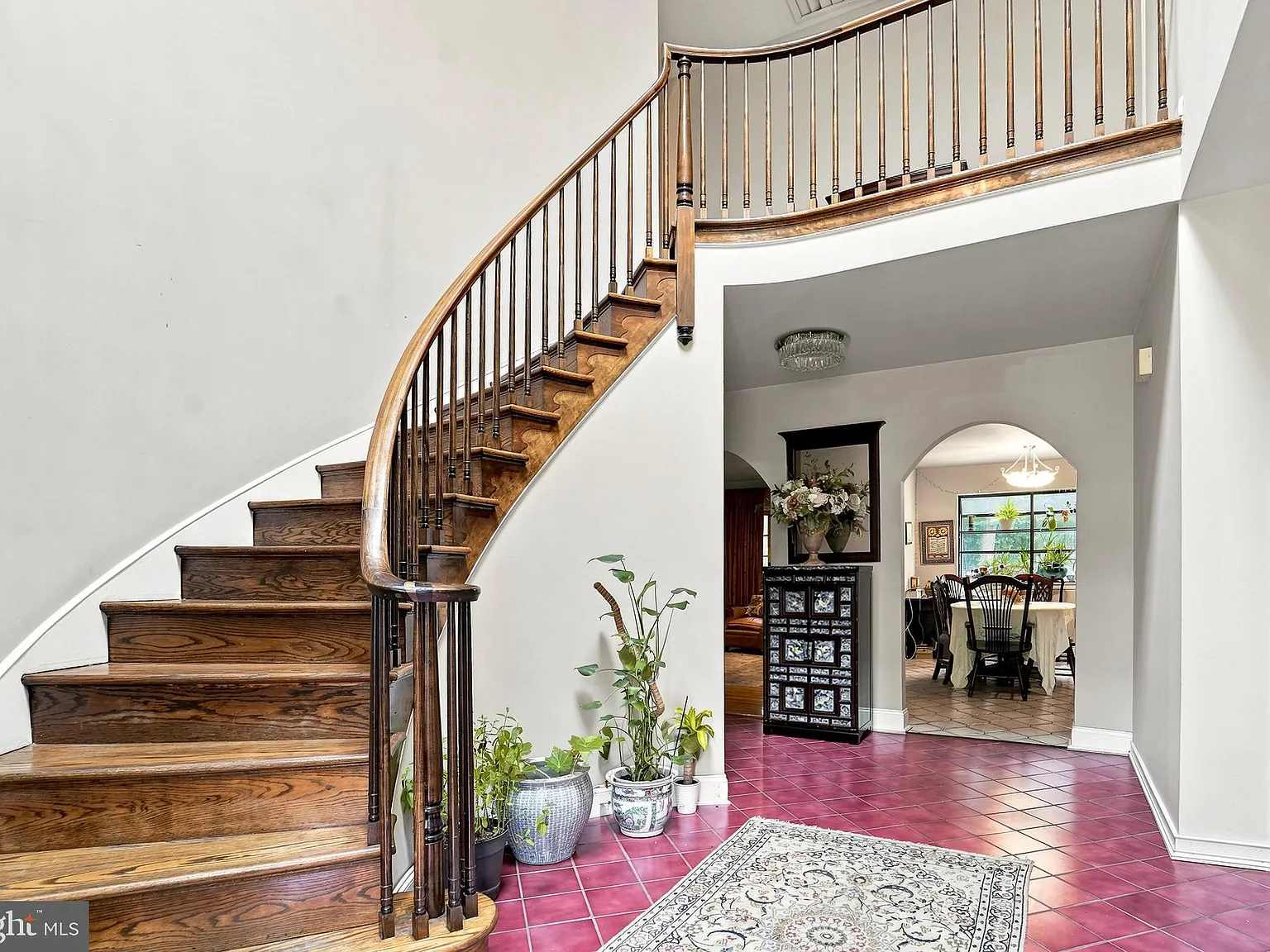 5 bed, 3.5 bath, 3184 sqft, $9,500 — Photo 3