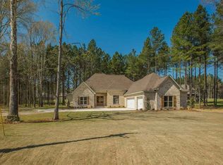 165 Viewpointe Dr, Clinton, MS 39056