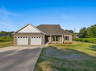 722 Oakview Cir, Killen, AL 35645