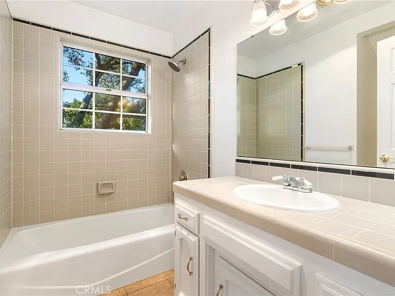10885 San Marcos Rd — Photo 23