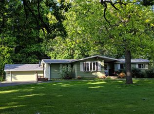 1050 Eastwood Dr, Silver Lake, WI 53170