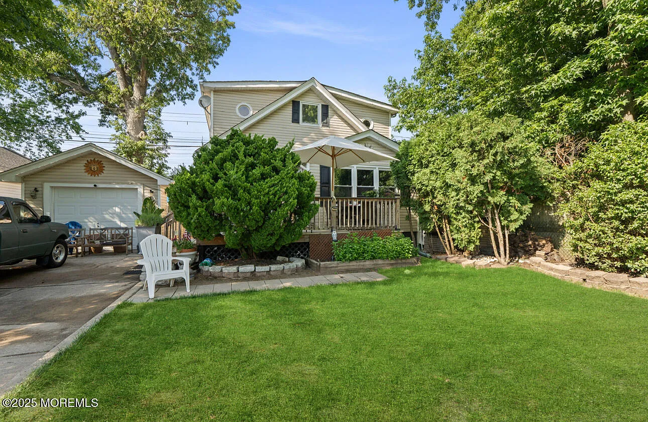 517 Laurel Ave photo 1