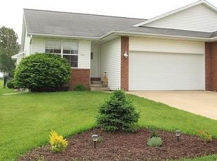 395 N 12th Ave, Hiawatha, IA 52233