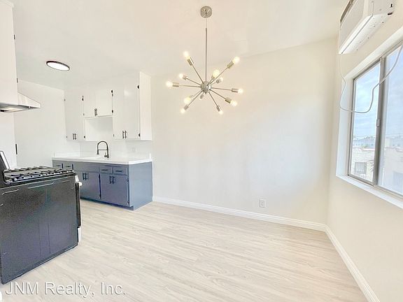 5th image of 6402 S Victoria Ave #2