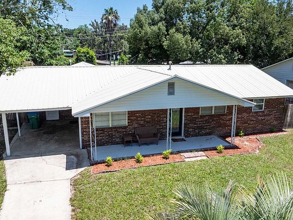 3rd image of 1155 SE Magnolia Loop
