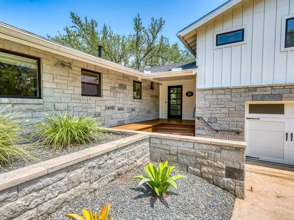 204 Blue Waters Drive, Horseshoe Bay, TX 78657