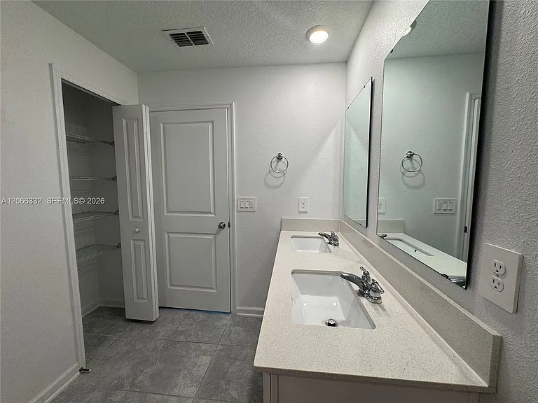 640 Daring Dr — Photo 22