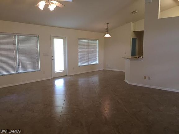 4th image of 4228 NE 20th Pl