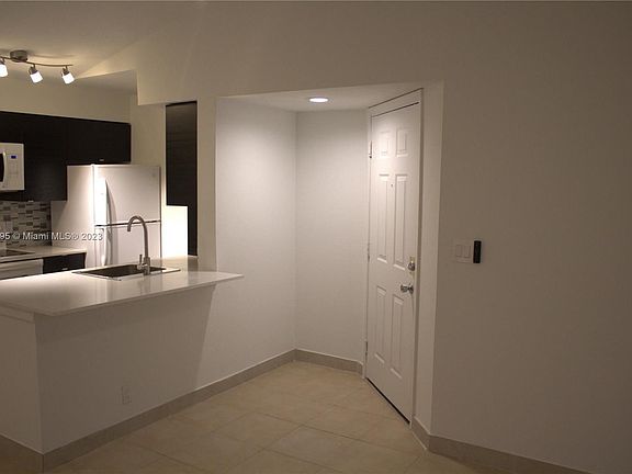4th image of 2826 S University Dr APT 3203
