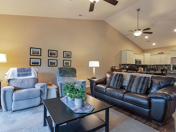 5th image of 226 Cedar Glade Drive