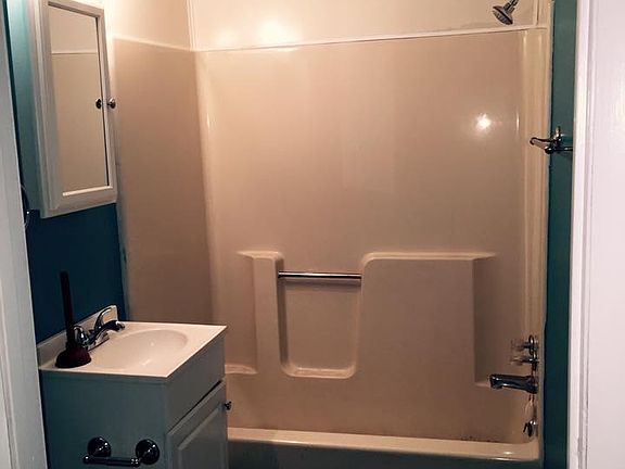4th image of 517 Hodge St
