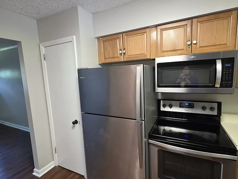 865 Louisville Hwy #B — Photo 14