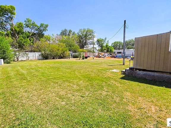 3rd image of 619 Thelma Ave
