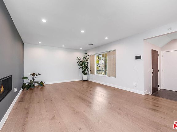 4th image of 523 E Fairmount Rd