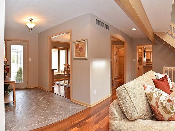 5th image of 6881 Cardinal Dr