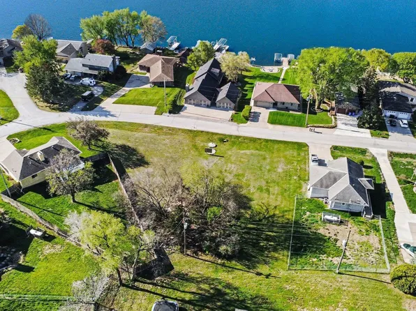 1543 Trumball Ter, Plattsmouth, NE 68048