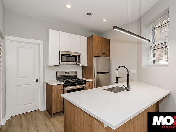 2nd image of 2407 N Kedzie Blvd #304