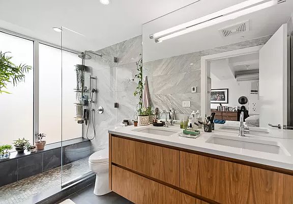 4th image of 142 N 1st St APT 4A