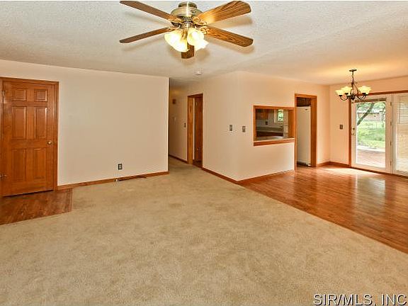 3rd image of 1904 Stanford Pl