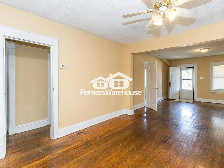4038 Bellefontaine Ave — Photo 10